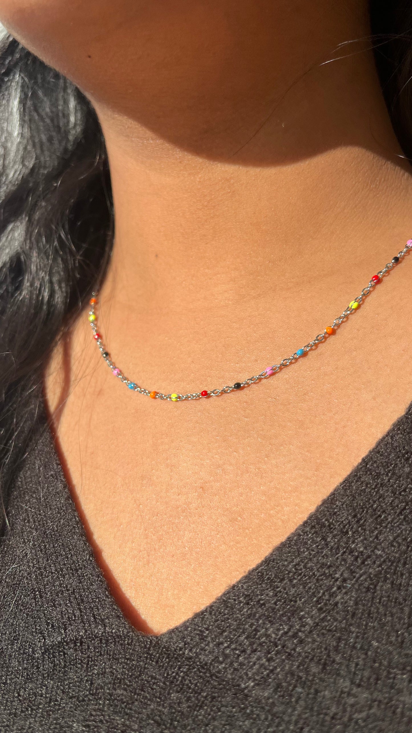 Collier perles colorées fin