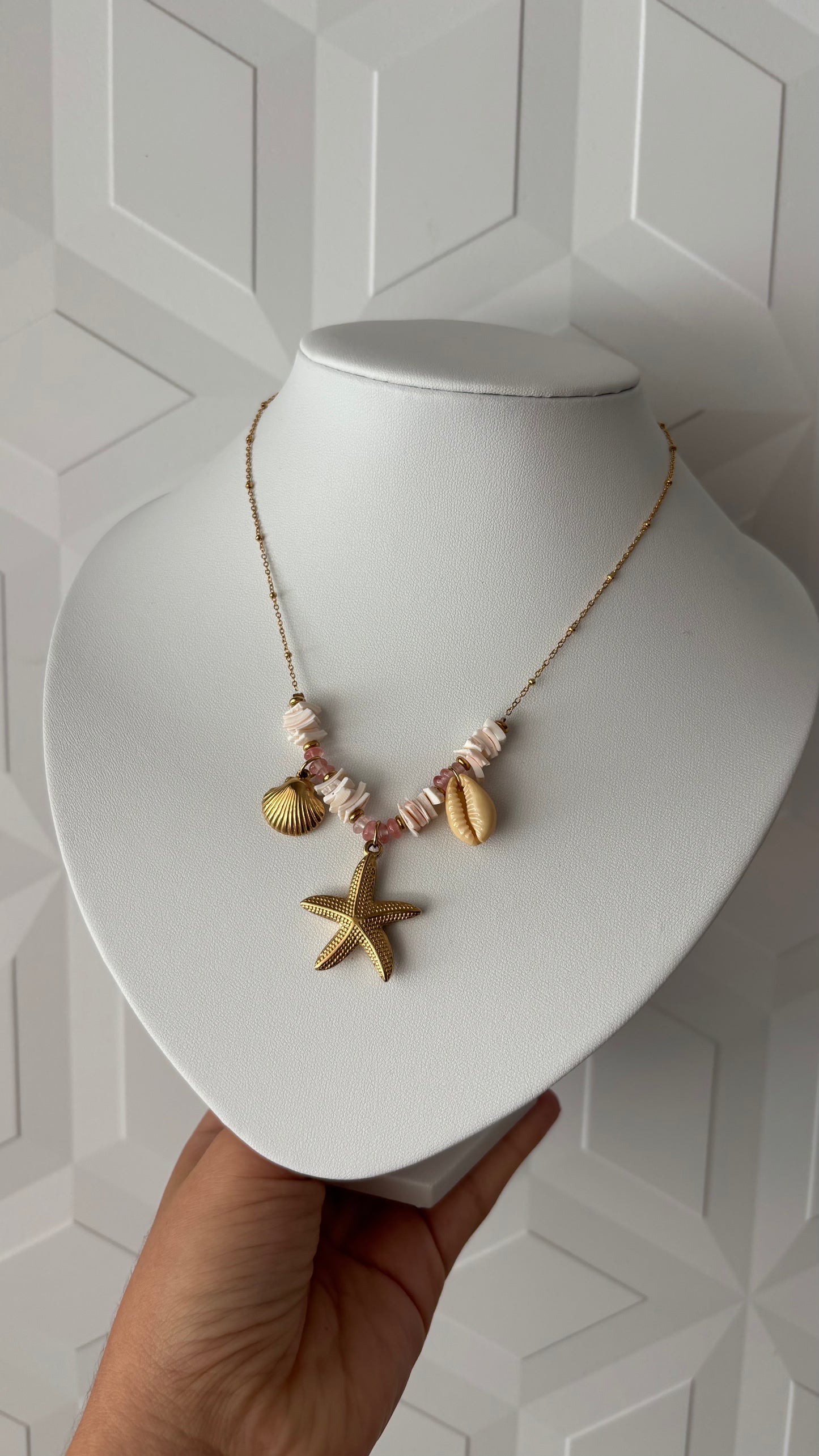 Collier Shelly