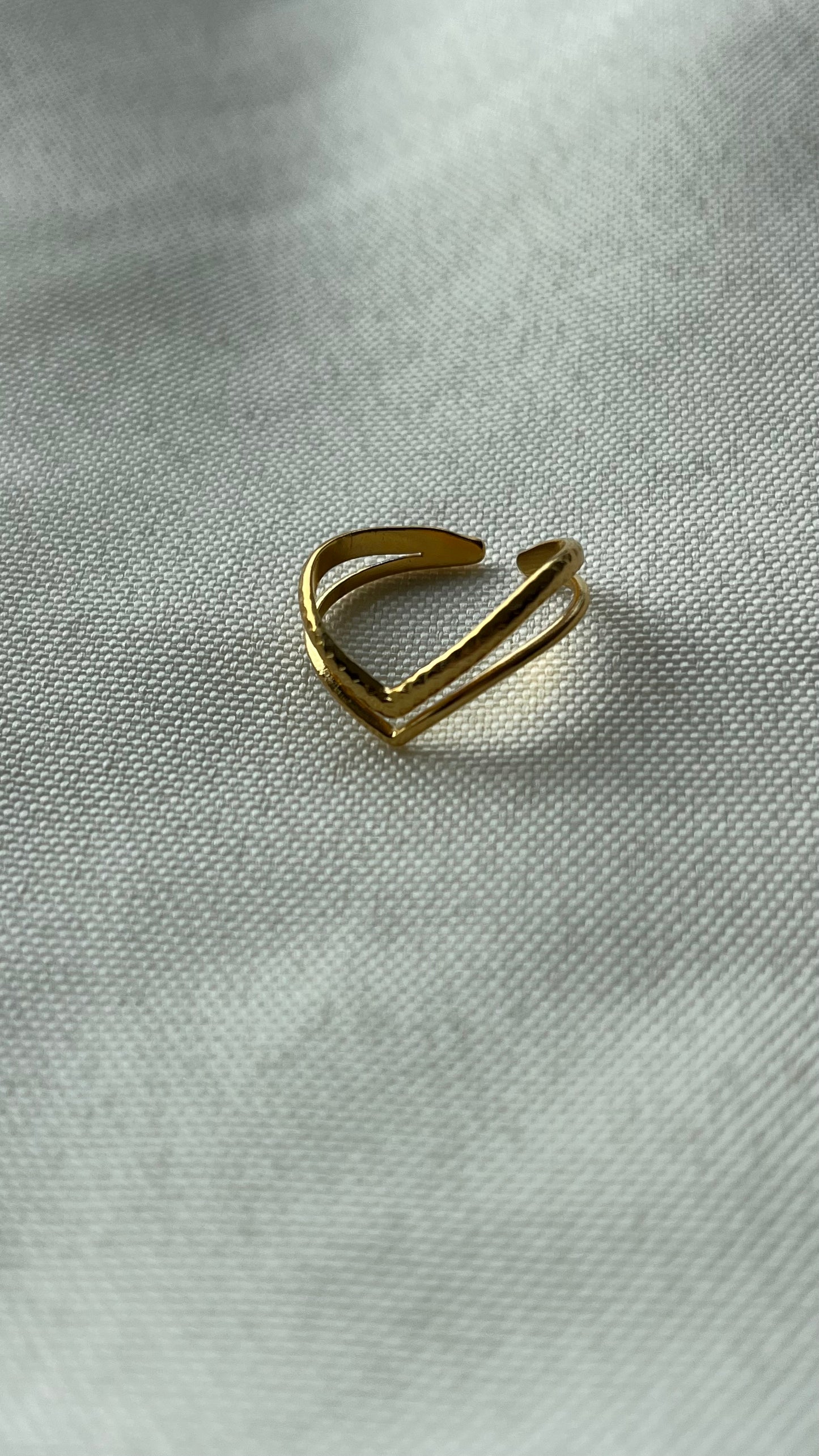 Bague double V