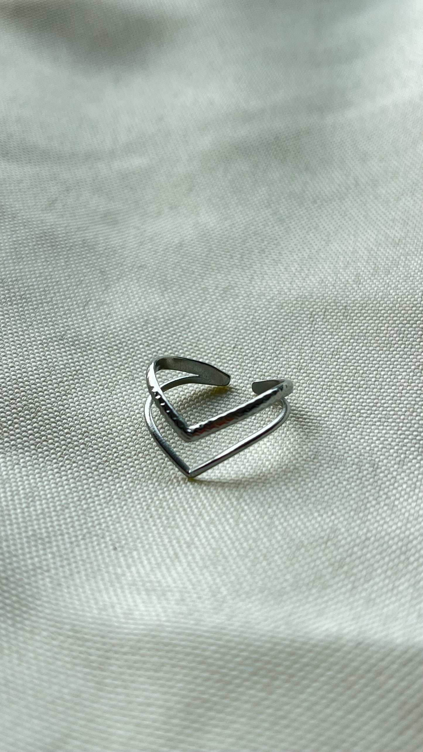 Bague double V